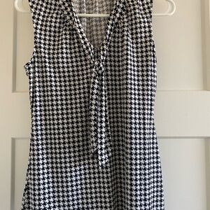 Banana Republic Monochrome Houndstooth Blouse